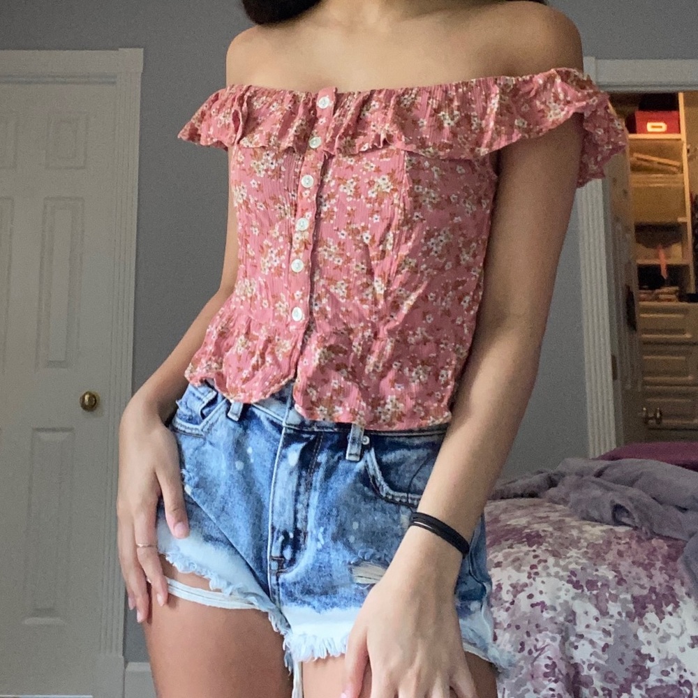 American eagle floral off the shoulder blouse